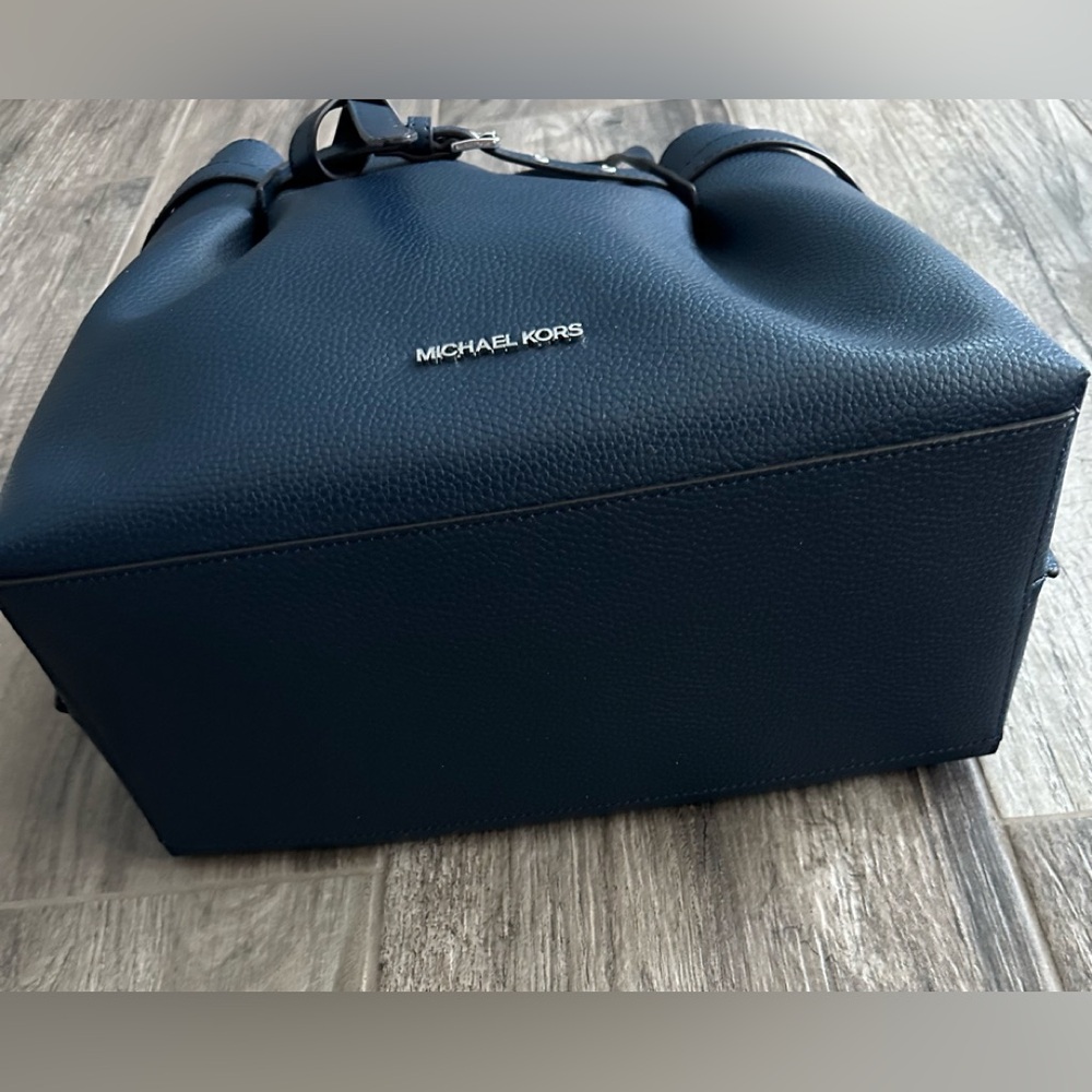 Michael Kors Navy Blue Tote Bag - Picture 2 of 9